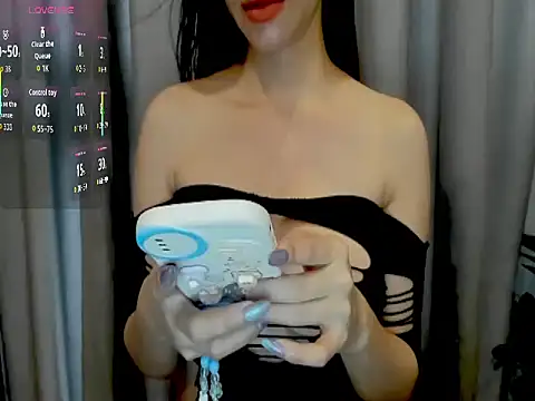 Snapshot of JuNi-Li chatting on 20, 12, 2025 JuNi-Li online show from 20, 12, 2025