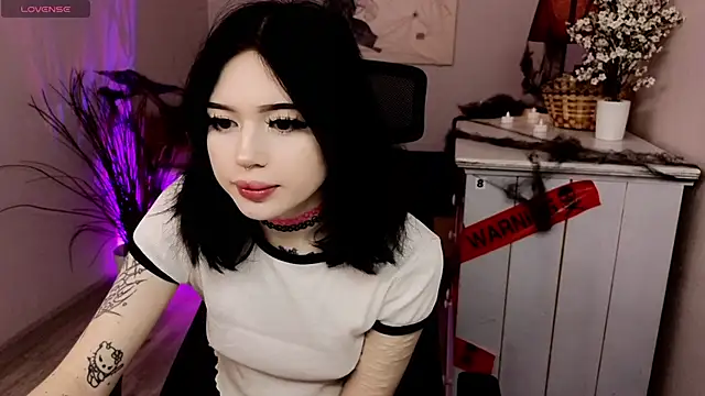 Emma Kirks online show from 30, 10, 2025