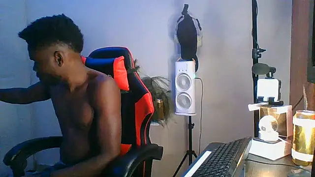 Snapshot of Suamyst_25 chatting on 5, 8, 2026 Suamyst 25 online show from 5, 8, 2026