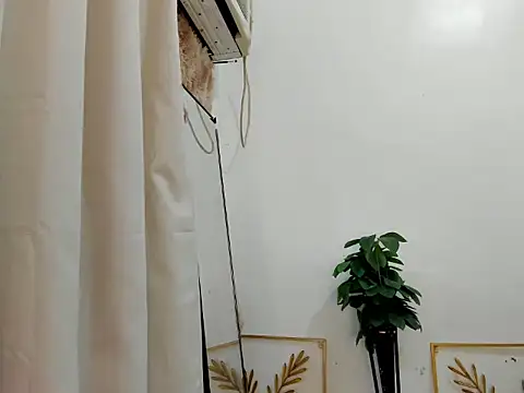 Snapshot of chicc_alexa chatting on 27, 11, 2025 chicc alexa online show from 27, 11, 2025