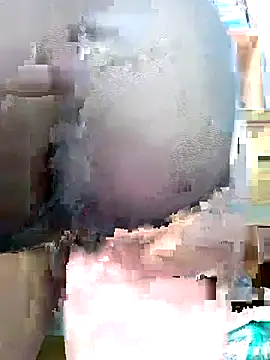 Snapshot of YennyeLa chatting on 28, 7, 2026 YennyeLa online show from 28, 7, 2026