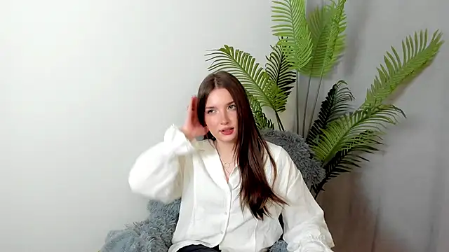 GiaKirtley online show from 24, 10, 2025