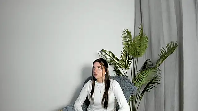 GiaKirtley online show from 25, 10, 2025