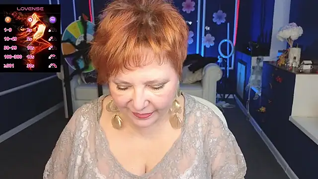 Kira Kirke online show from 25, 10, 2025