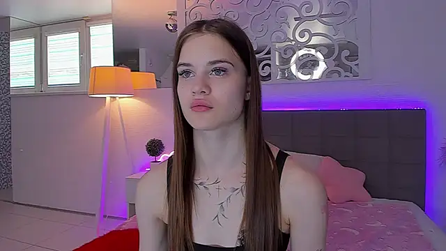 LuisaClover online show from 4, 5, 2026
