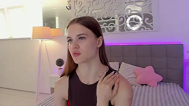 Snapshot of LuisaClover chatting on 30, 6, 2026 LuisaClover online show from 30, 6, 2026