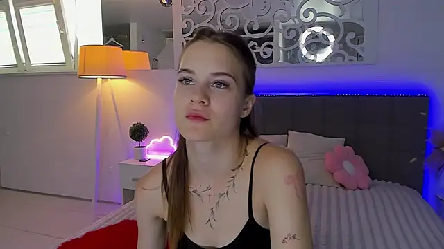 Snapshot of LuisaClover chatting on 15, 7, 2026 LuisaClover online show from 15, 7, 2026