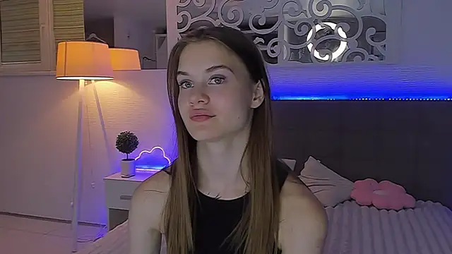Snapshot of LuisaClover chatting on 26, 7, 2026 LuisaClover online show from 26, 7, 2026