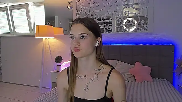 Snapshot of LuisaClover chatting on 30, 7, 2026 LuisaClover online show from 30, 7, 2026