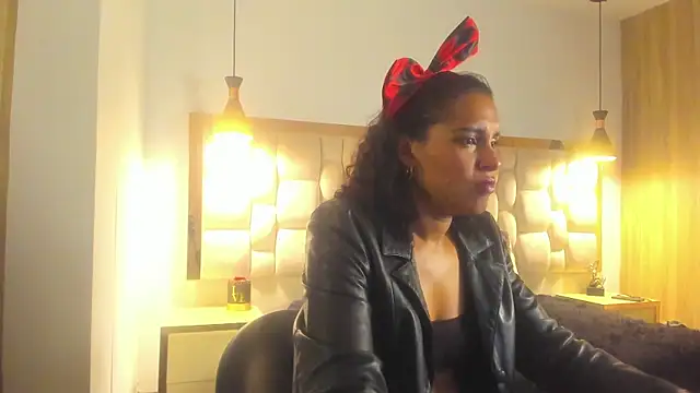 Snapshot of HalimaAhmed chatting on 31, 10, 2025 HalimaAhmed online show from 31, 10, 2025