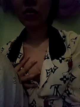 Snapshot of LylyCii69 chatting on 28, 10, 2025 LylyCii69 online show from 28, 10, 2025