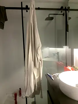 Snapshot of elliepixie chatting on 5, 11, 2025 elliepixie online show from 5, 11, 2025