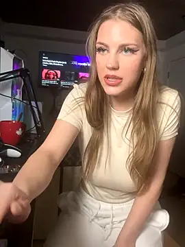 Snapshot of elliepixie chatting on 21, 12, 2025 elliepixie online show from 21, 12, 2025