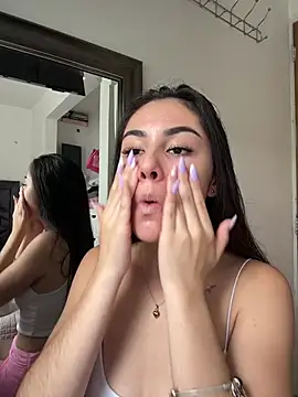 IslaCole online show from 6, 4, 2026