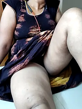 Snapshot of tamilammu1431 chatting on 15, 5, 2026 tamilammu1431 online show from 15, 5, 2026