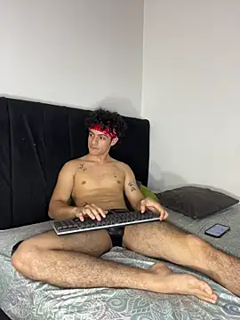 Snapshot of alissonmateus chatting on 7, 1, 2026 alissonmateus online show from 7, 1, 2026