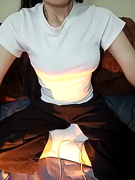 Cherry Le02 online show from 20, 12, 2025