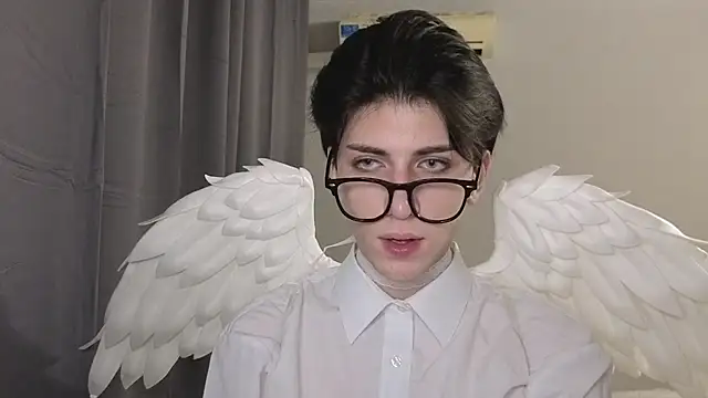 Oliver star boy  online show from 30, 10, 2025