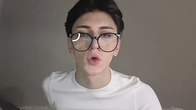 Oliver star boy  online show from 21, 11, 2025