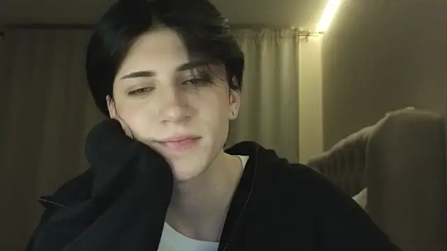 Oliver star boy  online show from 15, 3, 2026