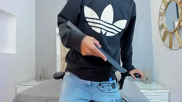 Snapshot of adams_bobby chatting on 21, 12, 2025 adams bobby online show from 21, 12, 2025