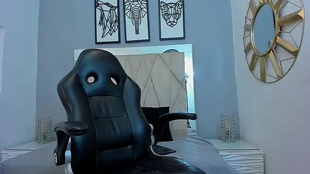 Snapshot of adams_bobby chatting on 22, 12, 2025 adams bobby online show from 22, 12, 2025