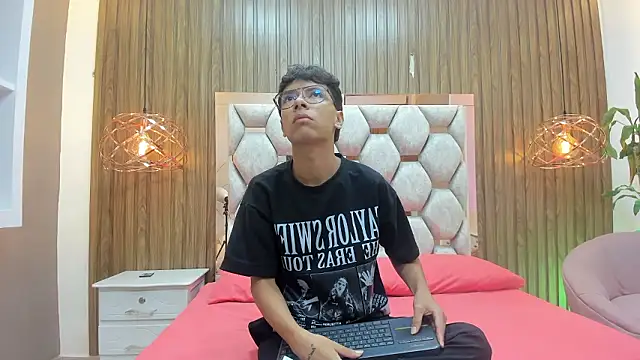 Snapshot of adams_bobby chatting on 17, 1, 2026 adams bobby online show from 17, 1, 2026