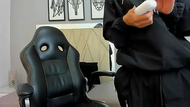 Snapshot of adams_bobby chatting on 6, 2, 2026 adams bobby online show from 6, 2, 2026