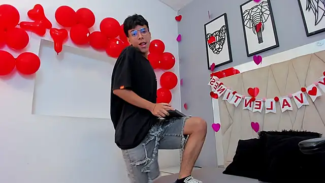 Snapshot of adams_bobby chatting on 13, 2, 2026 adams bobby online show from 13, 2, 2026