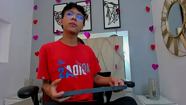 Snapshot of adams_bobby chatting on 19, 2, 2026 adams bobby online show from 19, 2, 2026