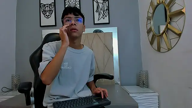 Snapshot of adams_bobby chatting on 6, 3, 2026 adams bobby online show from 6, 3, 2026