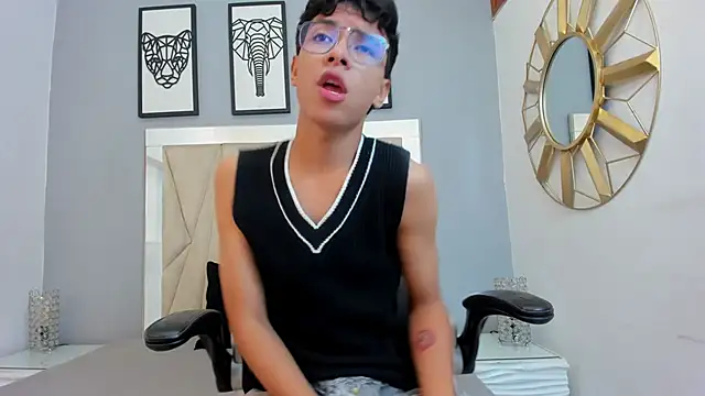 Snapshot of adams_bobby chatting on 18, 3, 2026 adams bobby online show from 18, 3, 2026