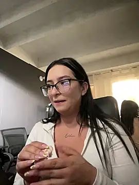 Kloe Novoa online show from 6, 1, 2026