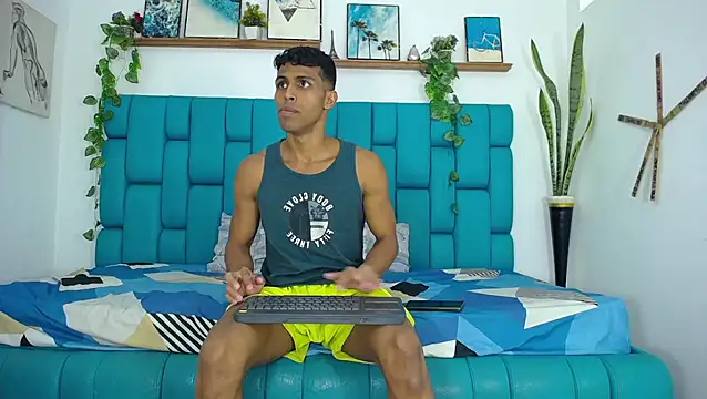 Hot Boys Latinos X online show from 25, 11, 2025