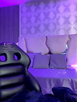 MAIILY TAY online show from 30, 11, 2025