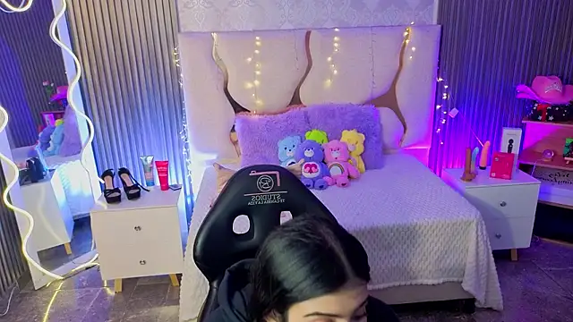 MAIILY TAY online show from 12, 3, 2026