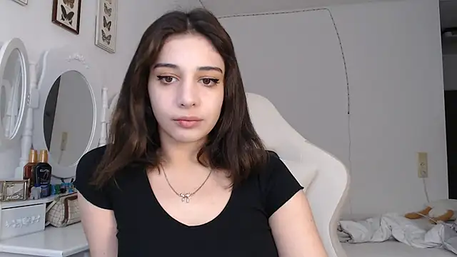 Snapshot of bellefleurrr chatting on 9, 6, 2026 bellefleurrr online show from 9, 6, 2026