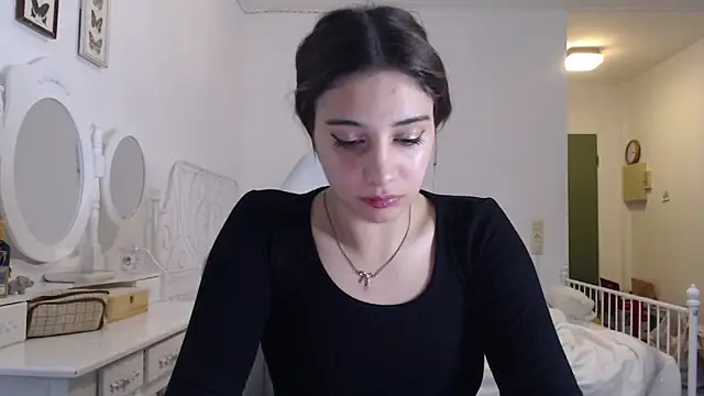 Snapshot of bellefleurrr chatting on 19, 6, 2026 bellefleurrr online show from 19, 6, 2026