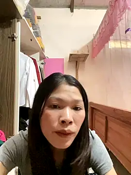 Snapshot of simmi-2 chatting on 27, 10, 2025 simmi-2 online show from 27, 10, 2025