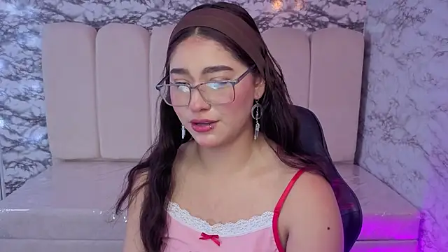 Snapshot of Afrodita_Wild_v chatting on 19, 12, 2025 Afrodita Wild v online show from 19, 12, 2025