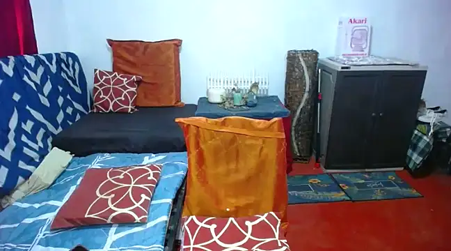 YourMissKim online show from 8, 3, 2025