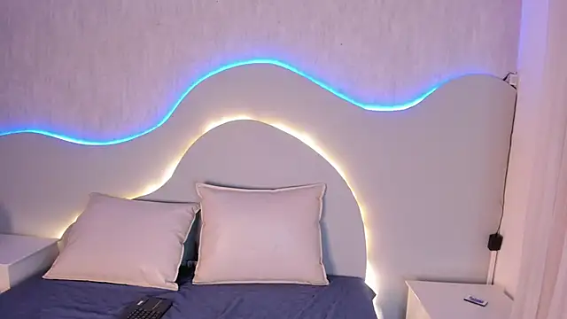 EmiliClarke online show from 17, 1, 2026