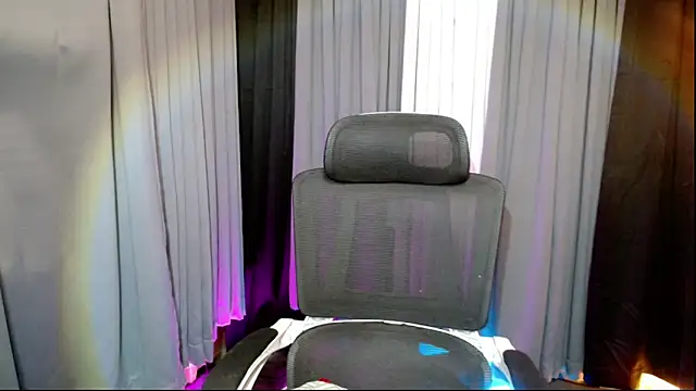 Snapshot of YourPrettyBella_TS chatting on 5, 3, 2026 YourPrettyBella TS online show from 5, 3, 2026