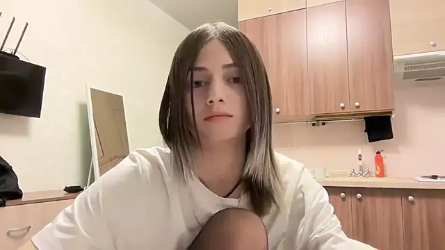 AidaGloshen online show from 30, 10, 2025