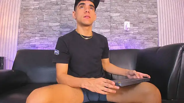 zack joness18 online show from 11, 11, 2025