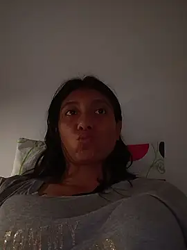 Snapshot of YeseniaRodriguez3 chatting on 8, 1, 2026 YeseniaRodriguez3 online show from 8, 1, 2026