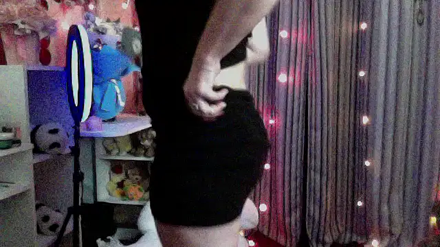 xHot Amazonq online show from 12, 3, 2026