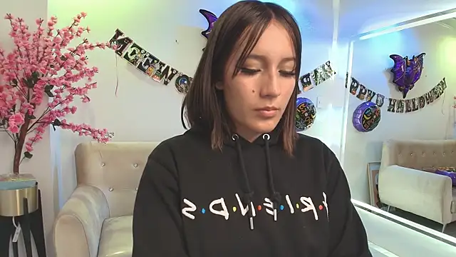 Lili scott online show from 29, 10, 2025