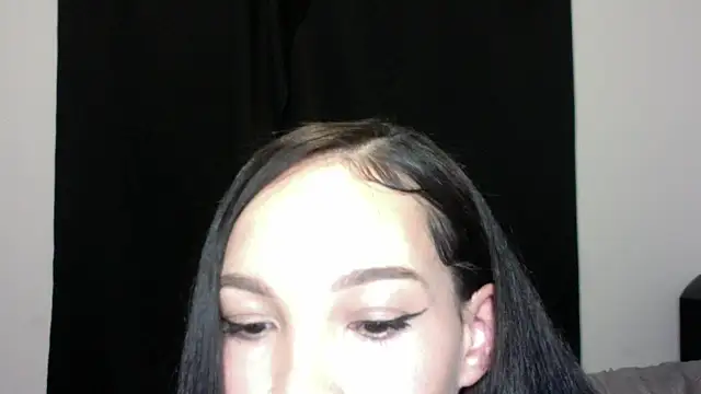 nikkiloveee online show from 27, 10, 2025