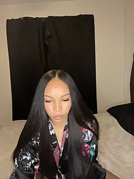 nikkiloveee online show from 6, 11, 2025